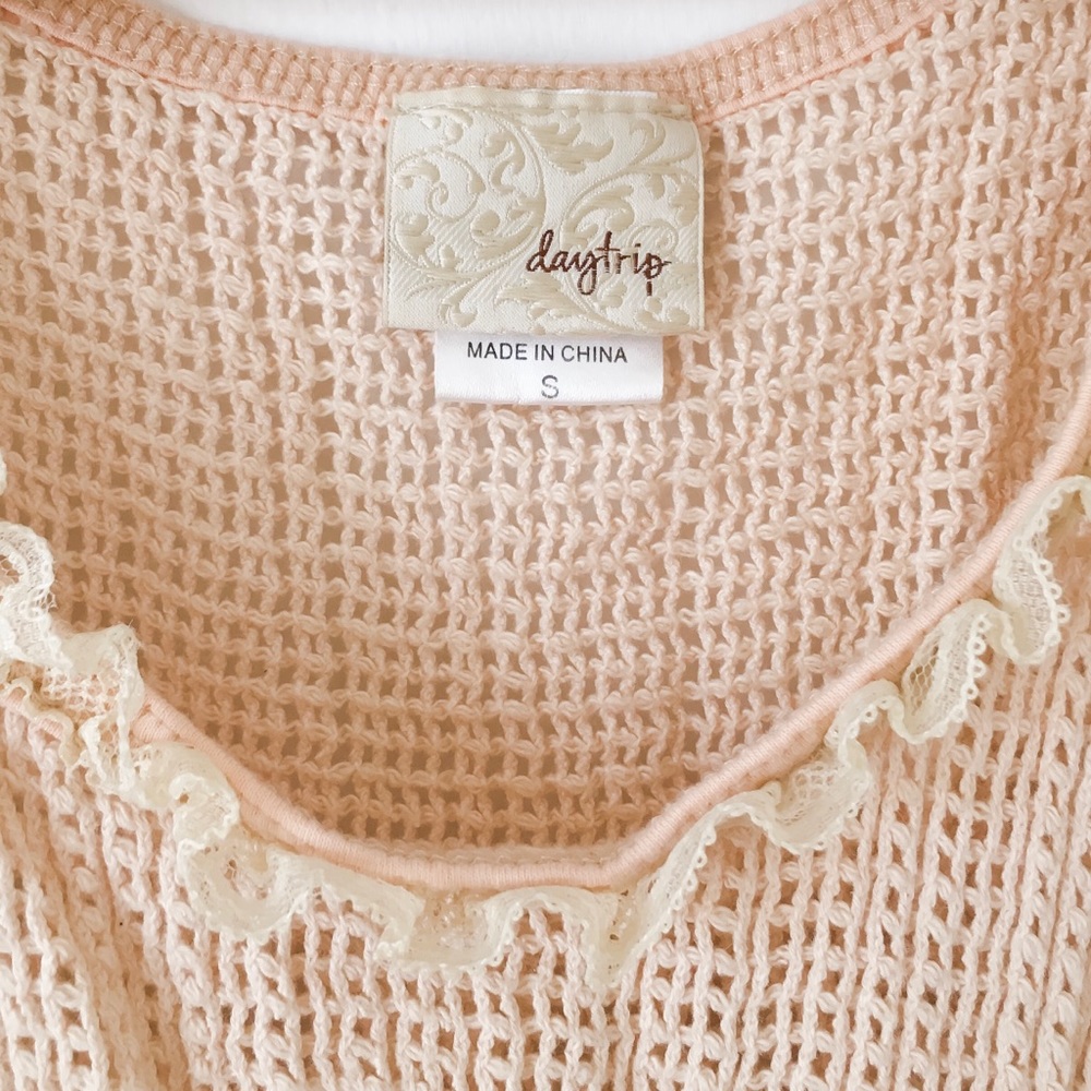 Vintage Buckle Crochet Lace Tank Top - Picture 3 of 5